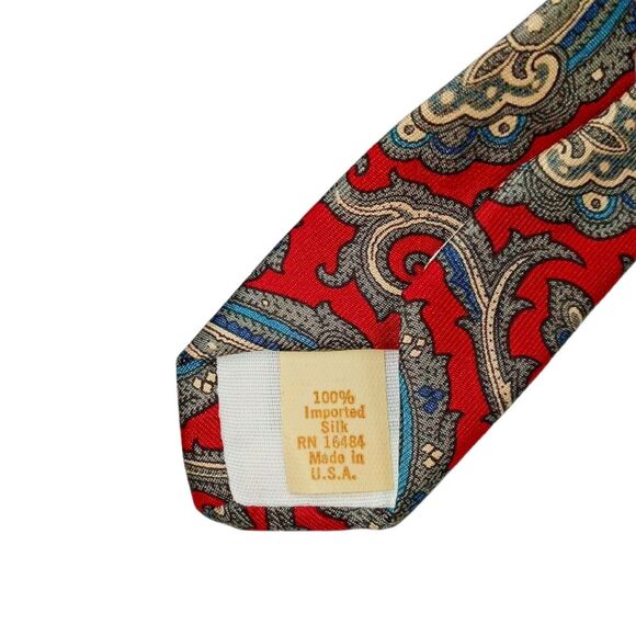 MAAS BROTHERS Red Paisley  Silk Tie Necktie USA 3.75 X 58 - Picture 3 of 4